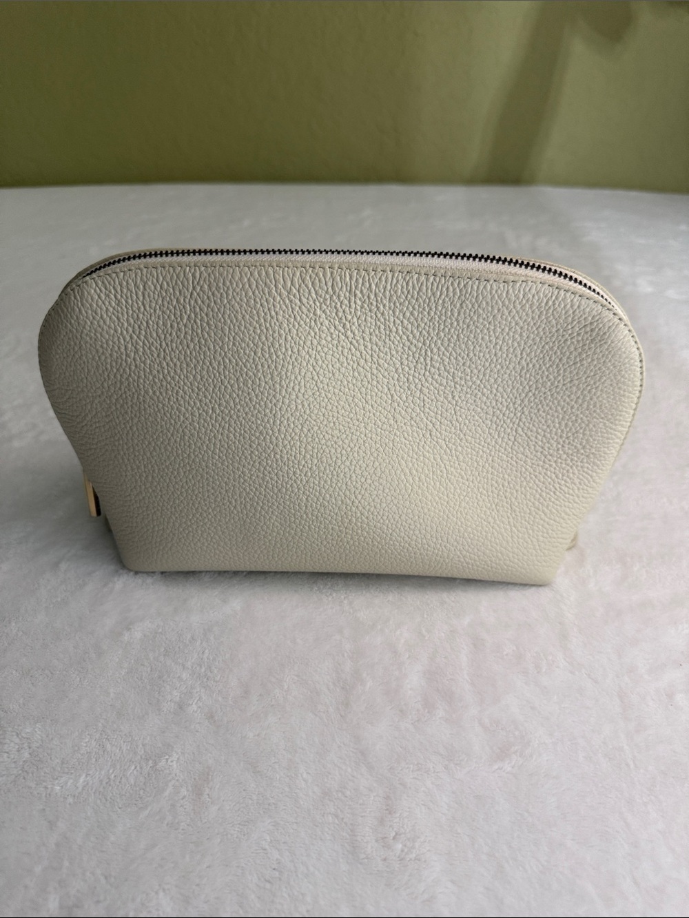 Cuyana Pebbled Leather Cosmetic Pouch in Cream